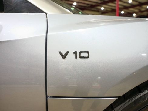 Used 2018 Audi R8 V10 w/ Carbon Exterior Package AWD/4WD image 40
