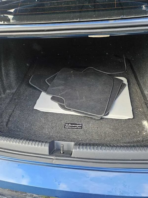 Used 2017 Volkswagen Jetta SEL FWD image 3