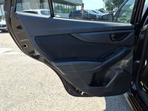 Used 2021 Subaru Crosstrek 2.0i AWD/4WD image 23