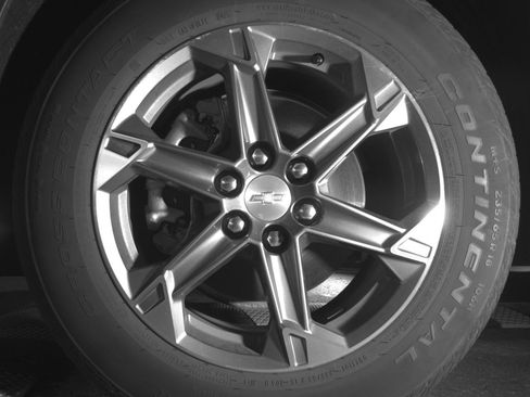 Used 2025 Chevrolet Blazer LT FWD image 12