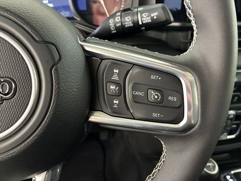 Used 2025 Jeep Wrangler Unlimited Sahara w/ Safety Group image 24