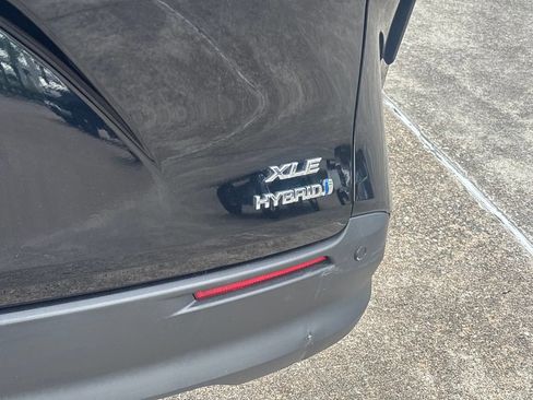 Used 2021 Toyota Sienna XLE FWD image 12