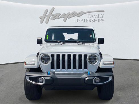 Used 2022 Jeep Wrangler Unlimited Sahara w/ Safety Group AWD/4WD image 10