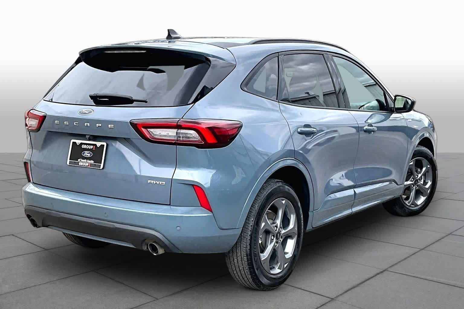 Used 2023 Ford Escape ST-Line w/ Tech Pack #1 AWD/4WD image 13