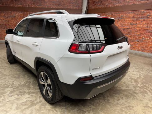 Used 2019 Jeep Cherokee Limited image 3