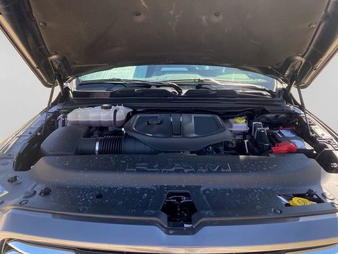 Used 2026 RAM 1500 Laramie AWD/4WD image 9