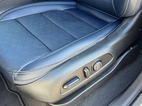 Certified 2023 Chevrolet Bolt EUV LT w/ Convenience Package image 17