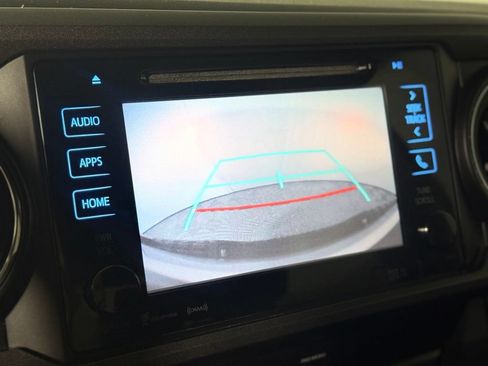 Used 2019 Toyota Tacoma TRD Sport w/ Technology Package AWD/4WD image 15