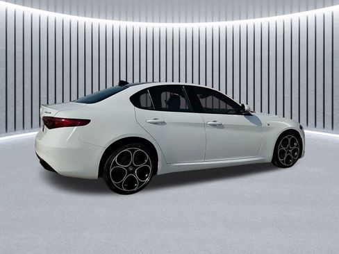 Used 2022 Alfa Romeo Giulia Ti w/ Active Assist Plus Package image 8