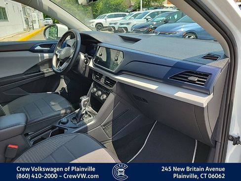 Certified 2023 Volkswagen Taos SE w/ Panoramic Sunroof Package AWD/4WD image 44