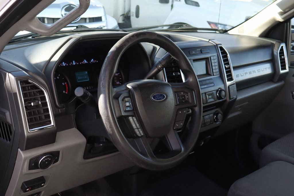 Used 2017 Ford F550 2WD Regular Cab Super Duty image 26