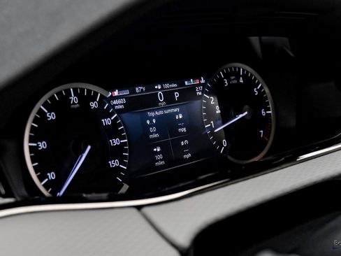 Used 2023 Land Rover Range Rover Evoque R-Dynamic S image 26