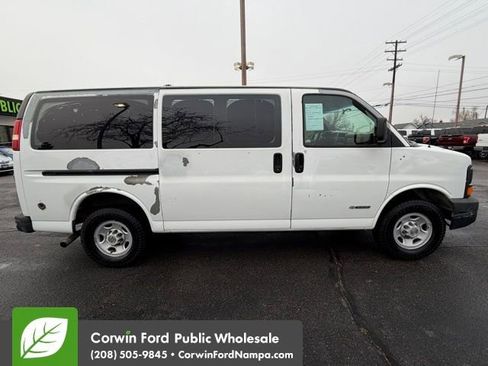 Used 2003 Chevrolet Express 3500 image 4