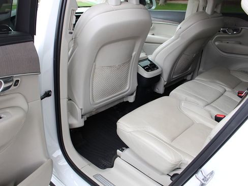 Used 2021 Volvo XC90 T6 Inscription image 12