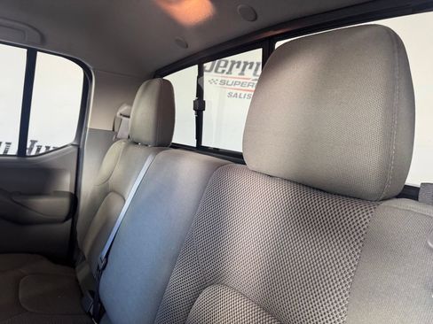 Used 2021 Nissan Frontier SV w/ Midnight Edition Floor Mats AWD/4WD image 11