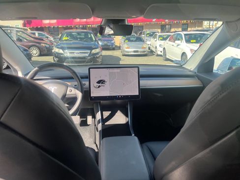Used 2019 Tesla Model 3 Long Range image 8