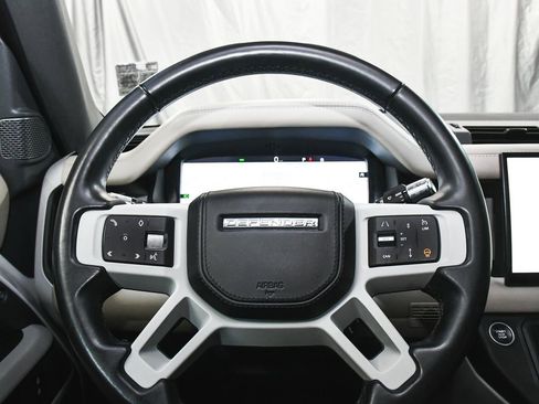 Used 2022 Land Rover Defender 90 X-Dynamic HSE AWD/4WD image 31
