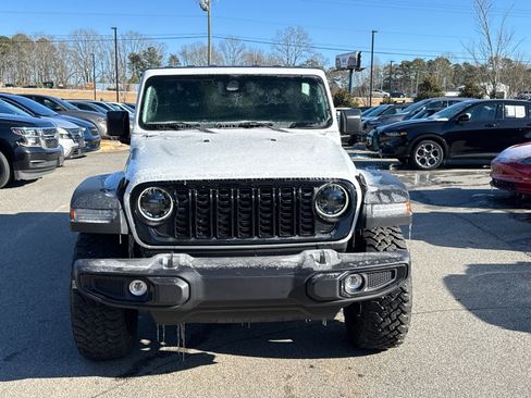 Used 2025 Jeep Wrangler Willys image 3