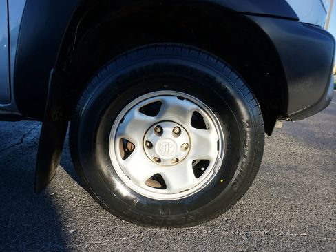 Used 2012 Toyota Tacoma PreRunner image 27