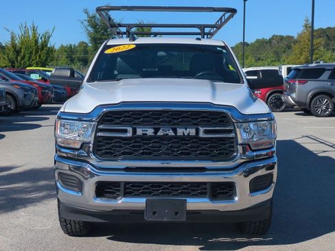 Used 2022 RAM 2500 Tradesman w/ Chrome Appearance Group AWD/4WD image 9