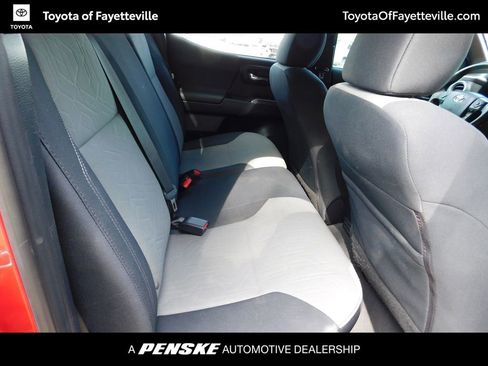 Used 2021 Toyota Tacoma TRD Sport w/ Technology Package AWD/4WD image 5