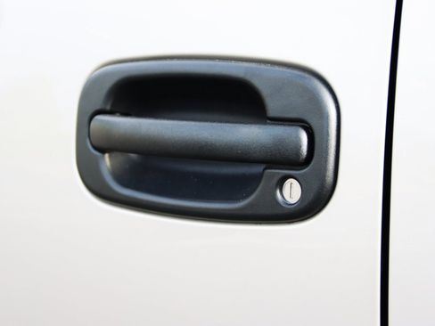 Used 2004 GMC Sierra 3500 SLT w/ Heavy-Duty Power Package image 45