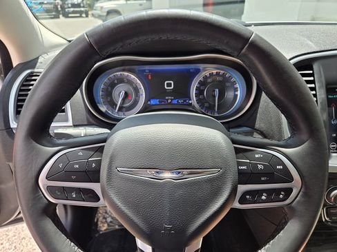 Used 2021 Chrysler 300 Touring L RWD image 28