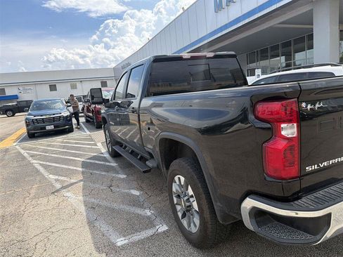 Used 2026 Chevrolet Silverado 2500 LT AWD/4WD image 4
