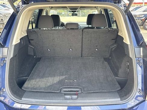 Used 2025 Nissan Rogue SV image 12