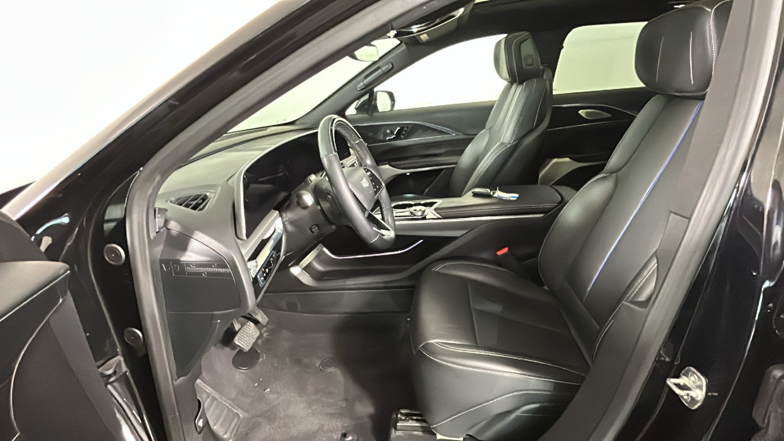 Used 2024 Cadillac Lyriq Luxury RWD image 12