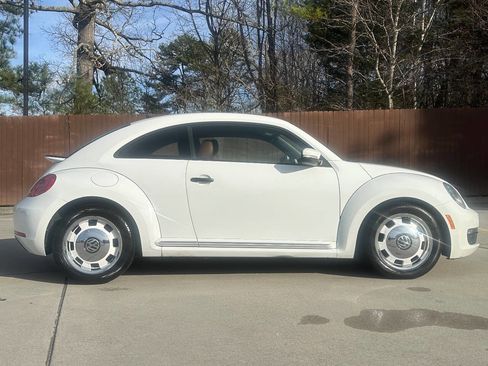 Used 2015 Volkswagen Beetle 1.8T Classic image 11