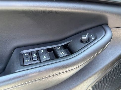 Used 2024 Jeep Grand Cherokee Altitude AWD/4WD image 12