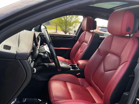 Used 2019 Porsche Macan AWD/4WD image 13