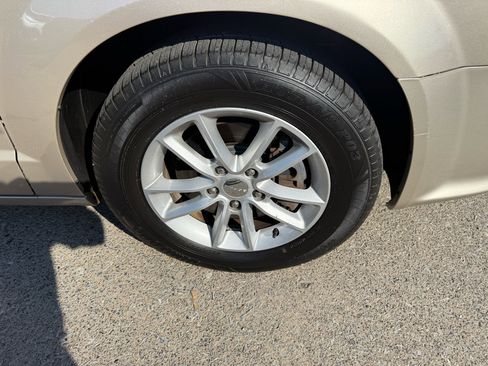 Used 2016 Dodge Grand Caravan SXT image 13