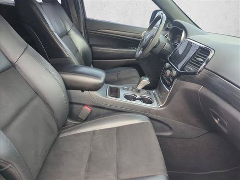 Used 2019 Jeep Grand Cherokee Altitude RWD image 25