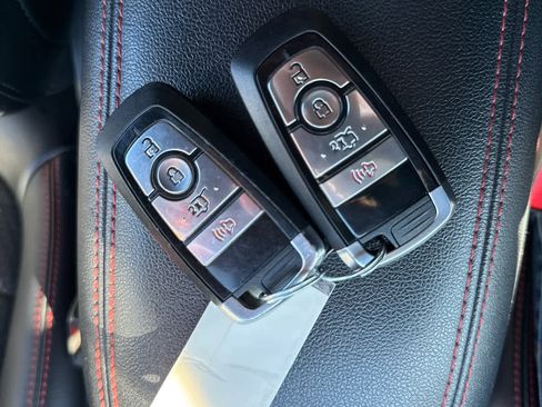 Used 2025 Ford Escape ST-Line image 30