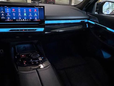 Used 2026 BMW M5 w/ Executive Package AWD/4WD image 28