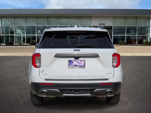 Certified 2024 Ford Explorer XLT w/ Equipment Group 202A AWD/4WD image 5