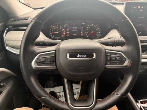 Used 2022 Jeep Compass Limited image 18