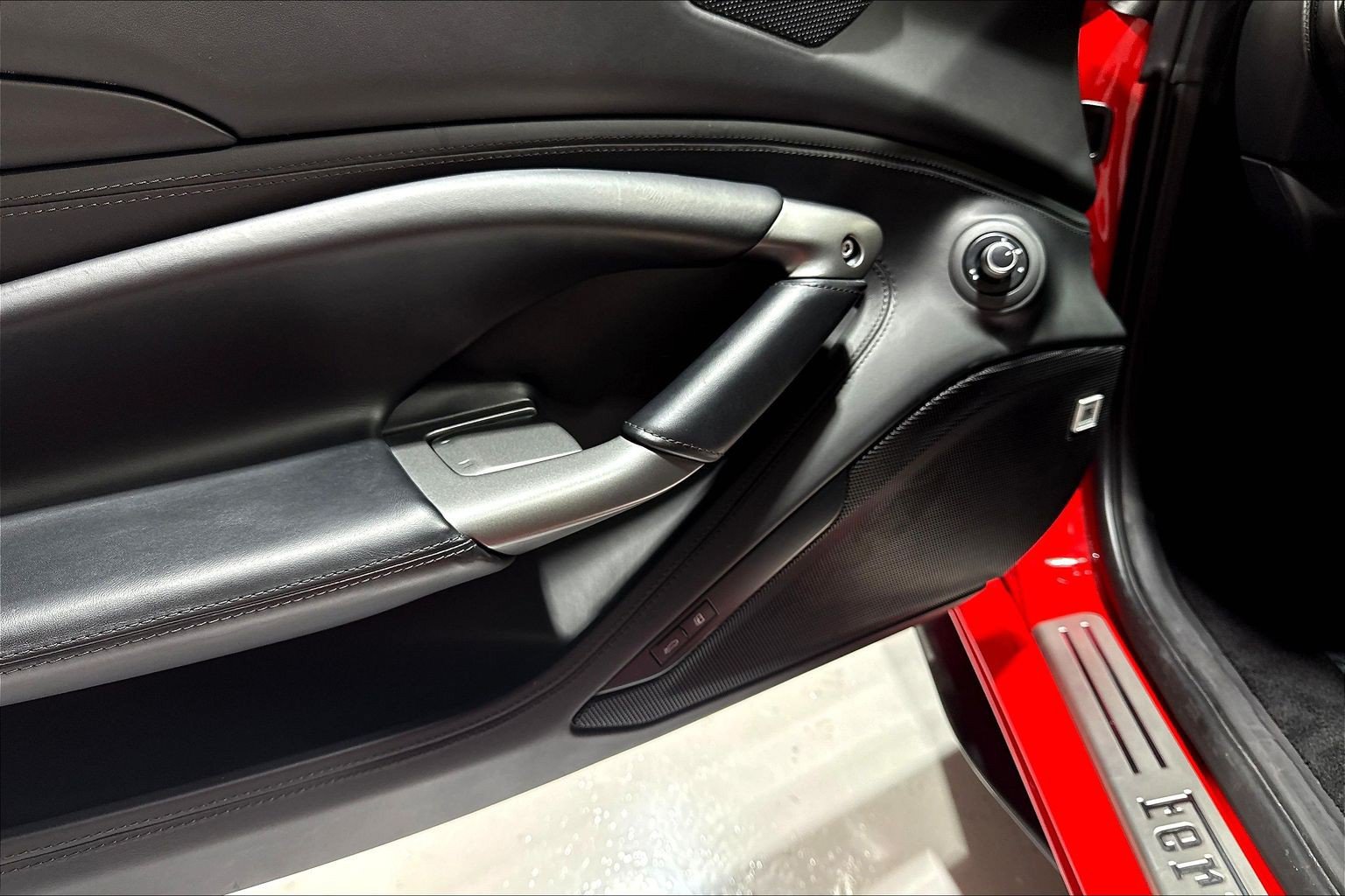 Used 2020 Ferrari F8 Tributo RWD image 30