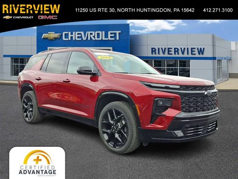 Used 2024 Chevrolet Traverse RS image 1