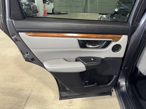 Used 2018 Honda CR-V Touring image 16