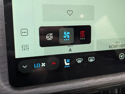 Used 2023 Rivian R1S Adventure Quad AWD/4WD image 28