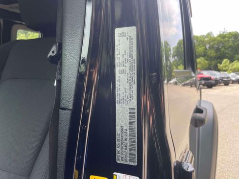 Used 2022 Jeep Wrangler Unlimited Sport AWD/4WD image 18