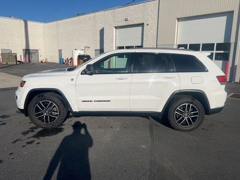 Used 2017 Jeep Grand Cherokee Trailhawk w/ Trailhawk Luxury Group AWD/4WD image 10