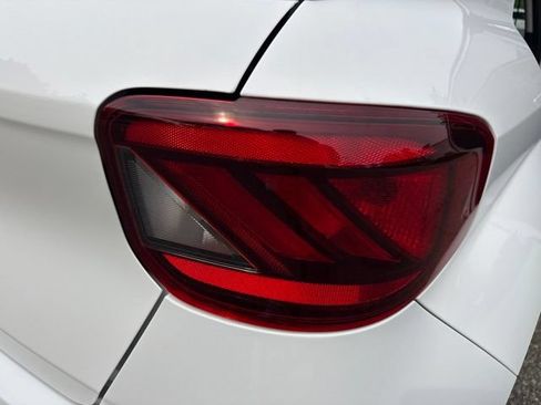 Used 2024 Hyundai Venue SEL FWD image 33