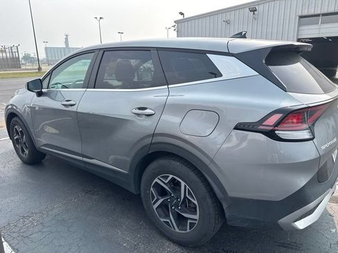 Used 2024 Kia Sportage LX FWD image 2