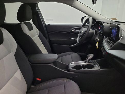 Used 2024 Chevrolet Trax LS FWD image 21