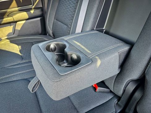 New 2026 RAM 1500 4x4 Crew Cab image 33