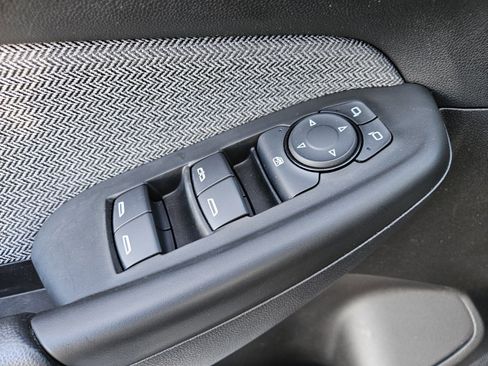 Used 2025 Chevrolet TrailBlazer LT image 30